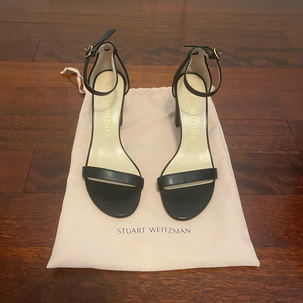 Stuart Weitzman NearlyNude Leather Strap Sandal in Black, Size 8
